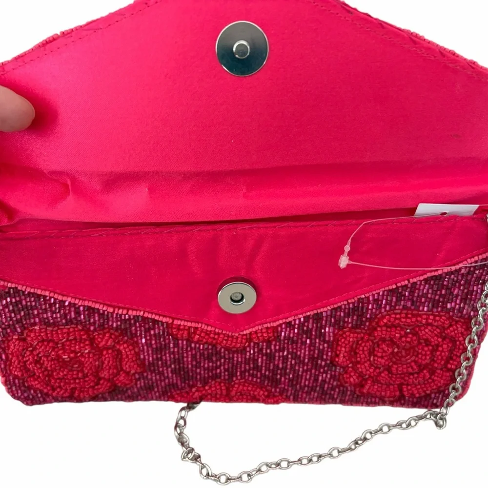 Sol and Mer Red Beaded Floral Envelope Clutch w/Crossbody chain strap - Picture 5 of 7